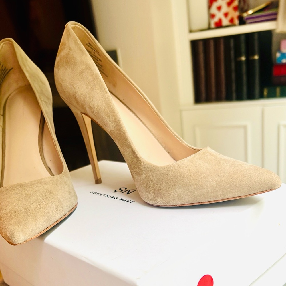 Taupe Suede heels size 7.5